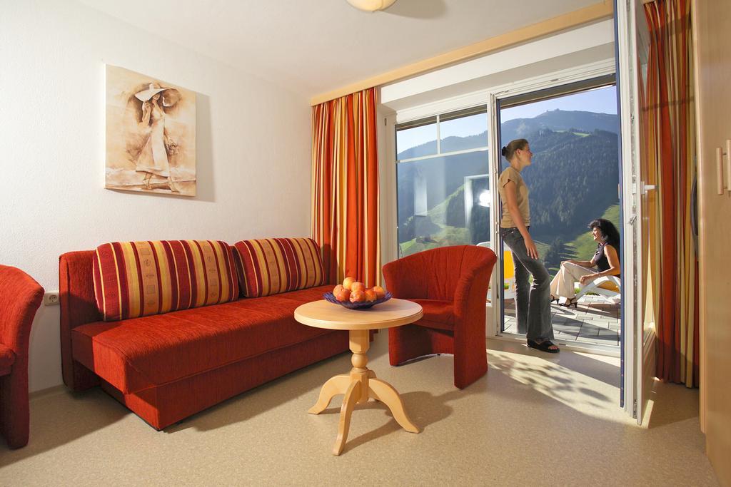 Eberharthof Apartment Saalbach-Hinterglemm Exterior photo